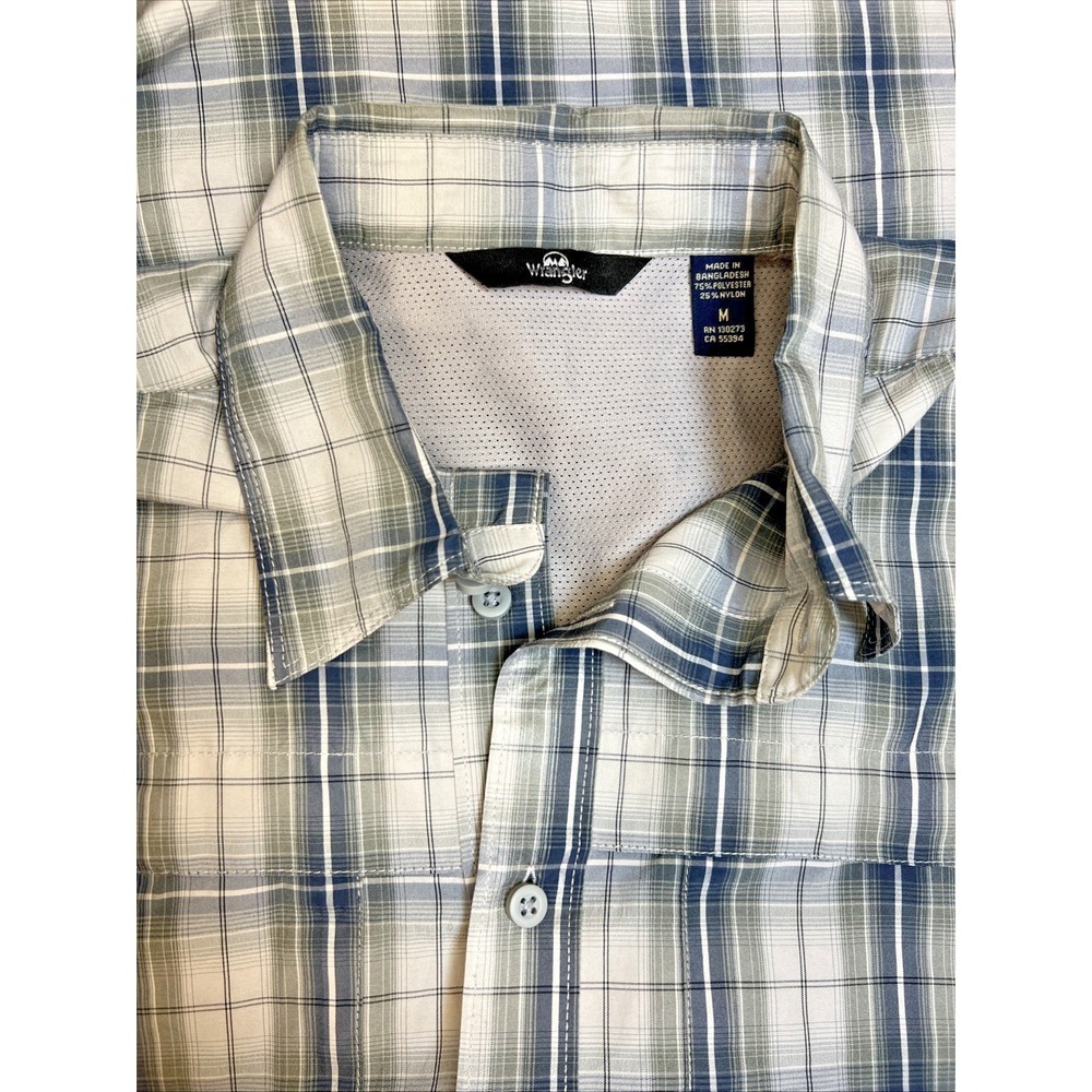Wrangler ATG Plaid Button Up Shirt Men's Medium Mesh Yoke Poly Nylon Quick Dry - Picture 3 of 10